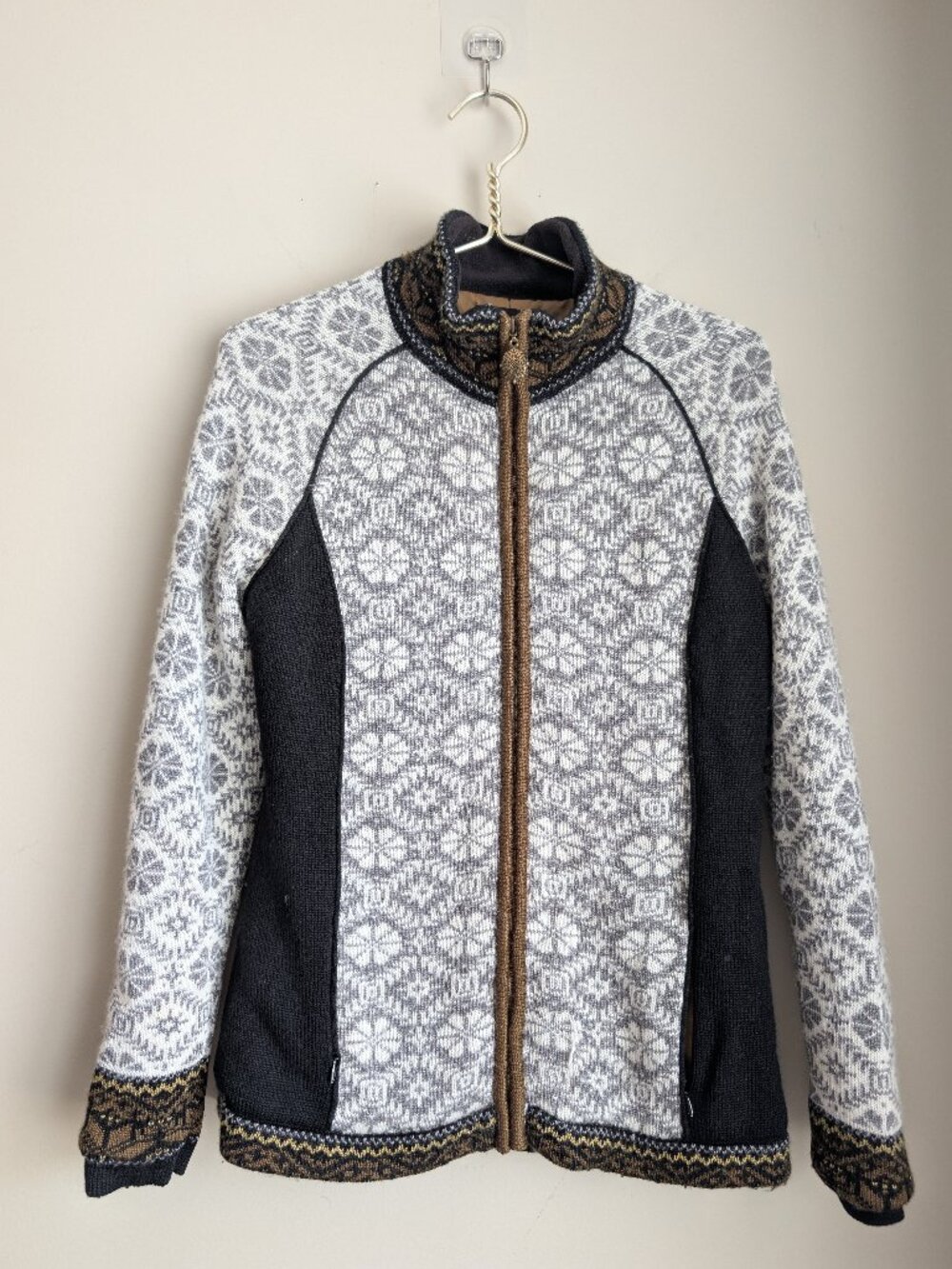 Icelandic Design Wool Zip Sweater Cardigan